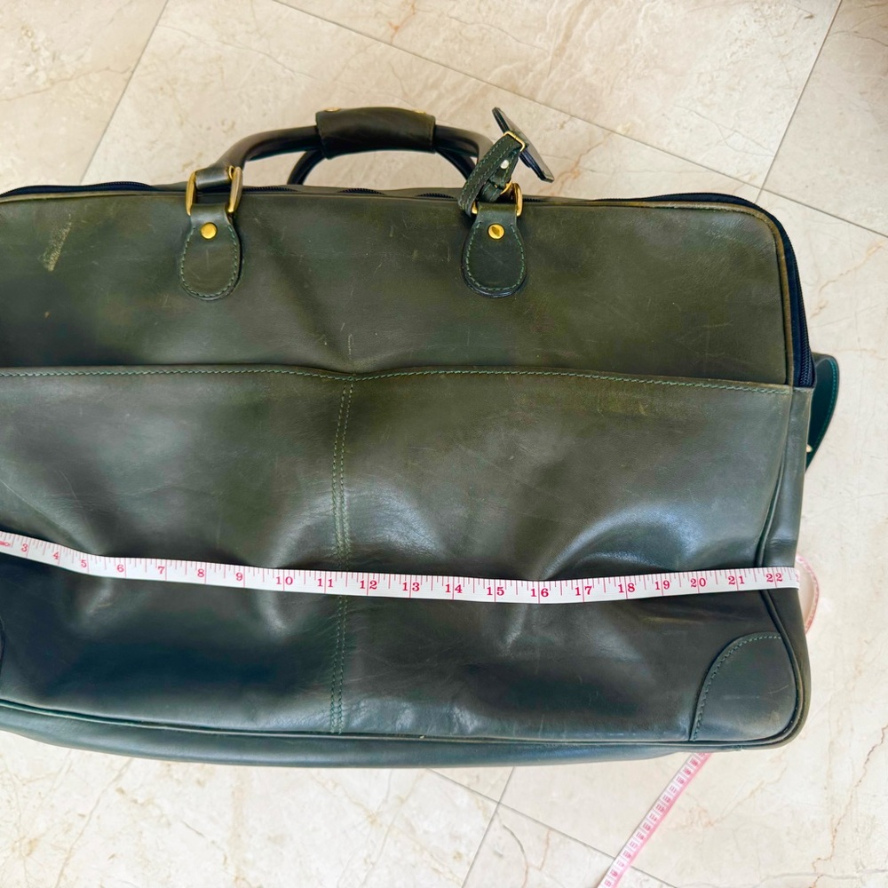 Elegant Olive Green Leather Duffel Bag made in Italy - Picture 2 of 8
